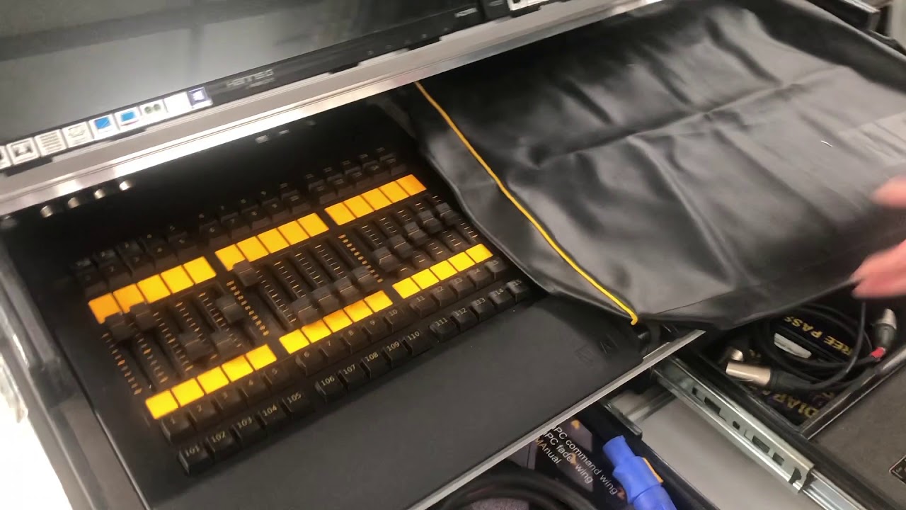 Santosom Flight Case Lighting Controller GrandMA2 OnPc Command & Fader Wing