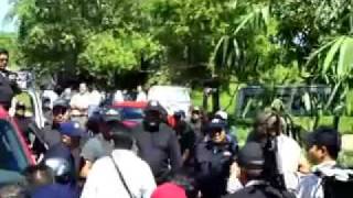 preview picture of video 'Disputa policíaca en el puente La Culebra'