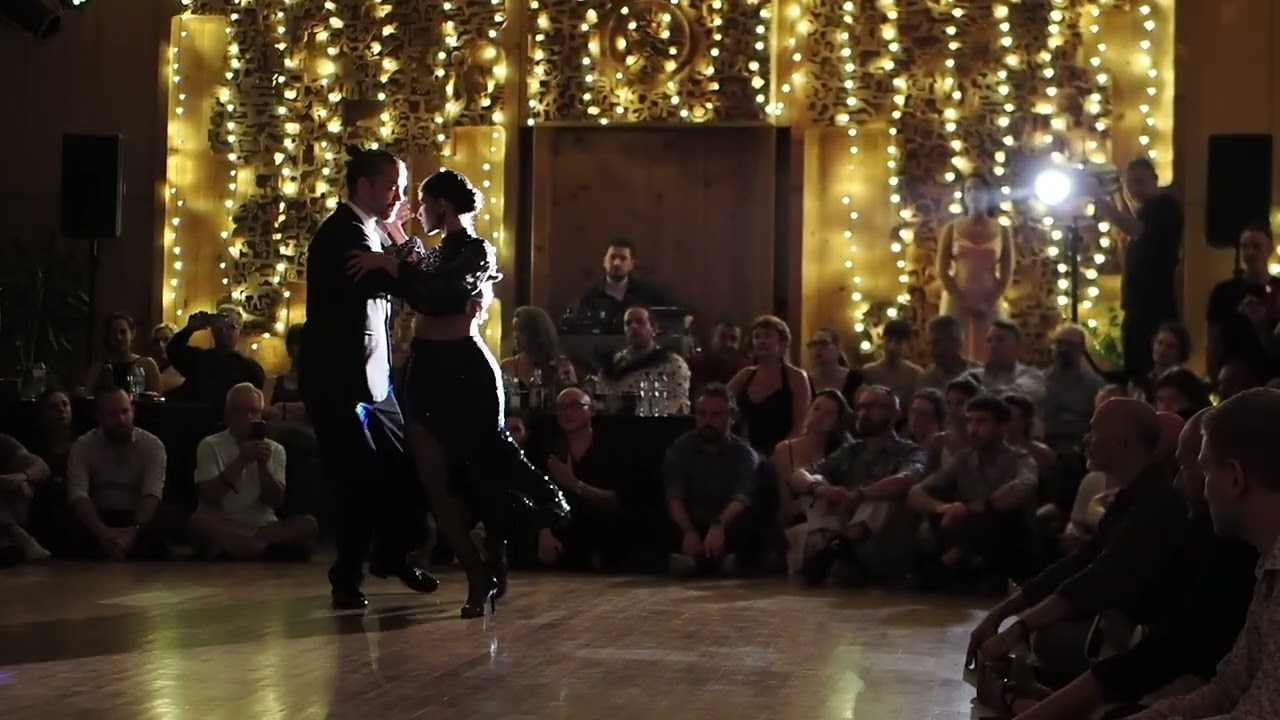 Indira Hiayes & Rodrigo Palacios 2/4