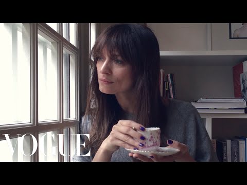 The 5-Step French Girl Workout With Model Caroline de Maigret