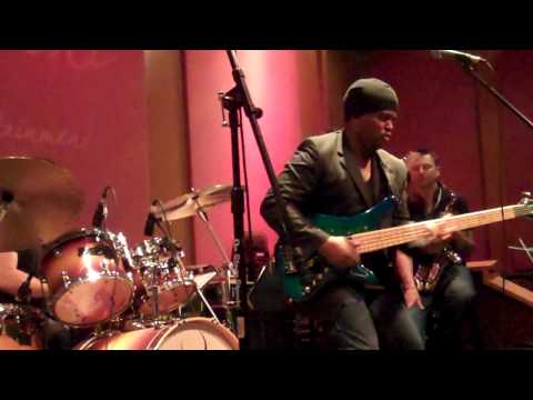 Jay Gore performs Snakes Live at Spaghettinis