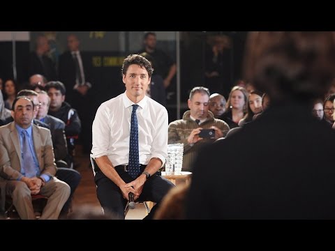 Trudeau answers English question in French because 'we're in Quebec'