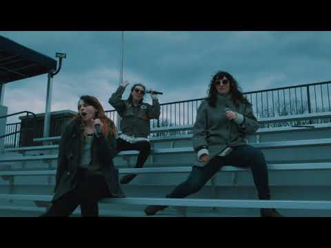 download lagu mp3 mp4 Queen Hearts Jeans Blue, download lagu Queen Hearts Jeans Blue gratis, unduh video klip Queen Hearts Jeans Blue