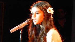 Selena Gomez covers Britney Spears &quot;Hit Me Baby One More Time&quot; @ Best Buy Theater NYC
