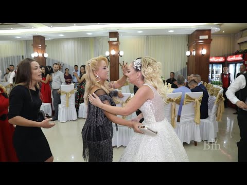 Hyrja e miqve te ri ne lokal - Dasma Shqiptare - Liberta & Artur