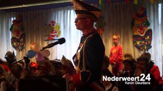 preview picture of video 'Jeugd sleuteloverdracht in het gemeentehuis Nederweert'