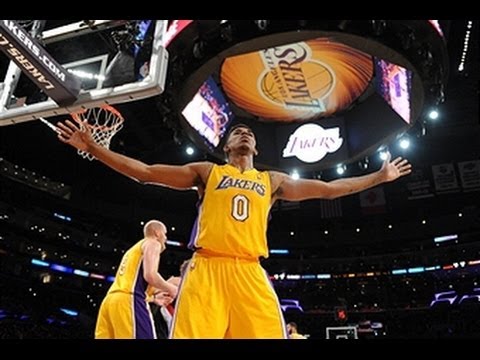 Nick Young Throws Down the Reverse on Mo Williams!
