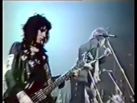 The Adverts - Bored Teenagers (Live 1977)