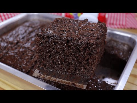 THIS IS THE EASIEST, MOISTEST AND DELICIOUS CHOCOLATE CAKE