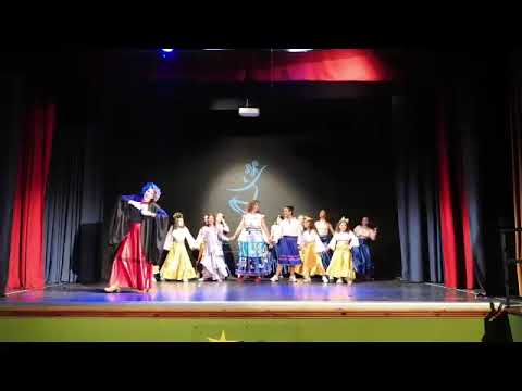 Familia Madrigal- ENCANTO