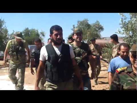 زيارة تفقدية أجراها العميد مصطفى الشيخ لأحد معسكرات التدريب التابعة للجيش السوري الحر