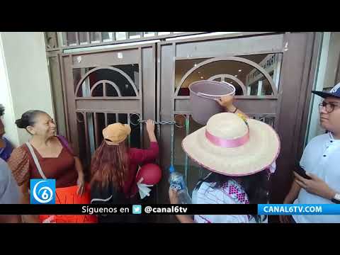 Video: Con cubetas vacías piden agua y alto a excesivos cobros en Chilpancingo