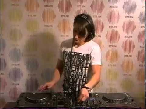 21:00:00 - Vitalik @ RTS.FM SPB Studio - 15.02.2010: DJ Set