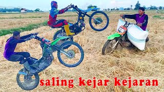 Download lagu Gabutnya para ojek gabah, sawah pun di jadikan seperti arena balap | aksi saling kejar kejaran mp3 Download lagu Gabutnya para ojek gabah, sawah pun di jadikan seperti arena balap | aksi saling kejar kejaran mp3