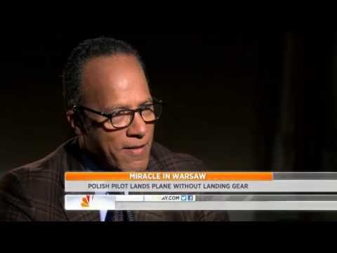 Pilot lands plane without landing gear | Warsaw Miracle