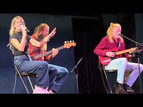 Taek ontvangt: Elske DeWall