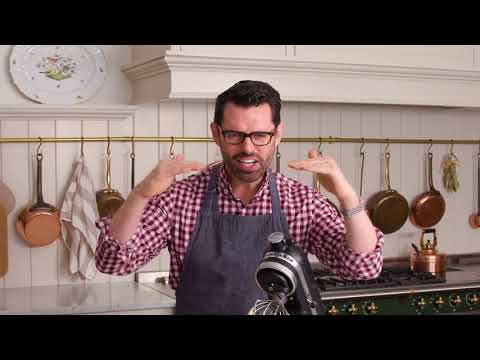 The Most AMAZING Vanilla Cake Recipe 1