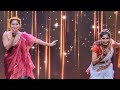 Apsara Aali With The Apsara Sonalee Kulkarni ️