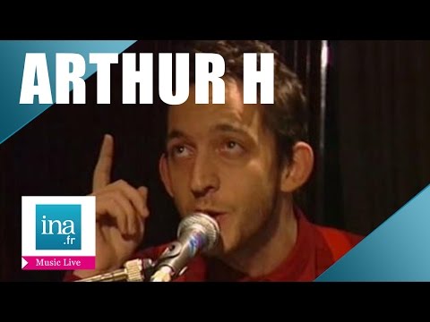 Arthur H "Con comme la lune" (live officiel) | Archive INA