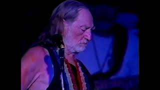 Willie Nelson live at Carl&#39;s Corner 2005 - Blue Eyes crying in the Rain