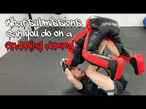What Submissions can you do on a Grappling dummy?