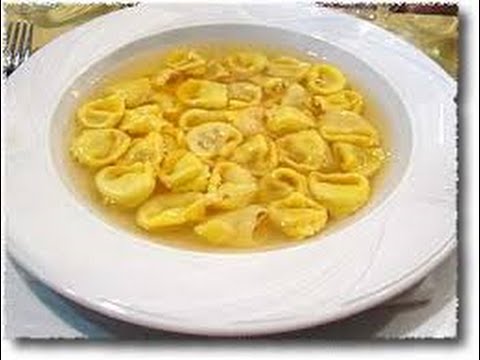 Ricetta veloce ravioli al brodo di carne,Quick recipe ravioli with meat broth,快速配方餛飩肉清湯,