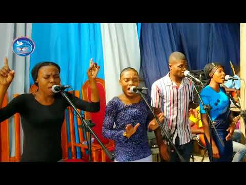 Fais de moi un vase - Un vin nouveau  - Adoration MEDIC