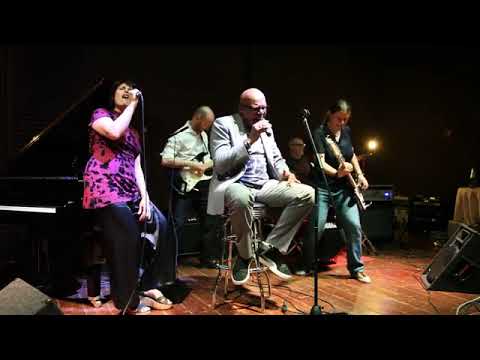 MEMO RESTAURANT  Patrizia di Malta con Ronnie  Jones  MVI 4134