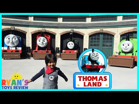 GIANT THOMAS AND FRIENDS kids Train rides at Thomas Land Video