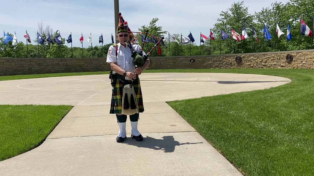 America the Beautiful (bagpipes - Piper Johnny)