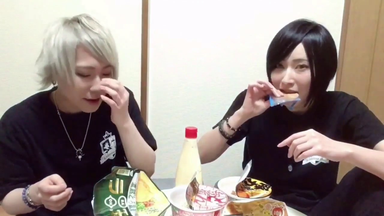 【未公開】お湯を入れる前のカップ麺のかやくが美味い？！