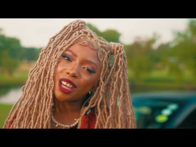 Video zu 'Bleed Mama' ansehen