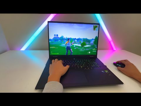 I Bought a EXPENSIVE vs BUDGET Gaming Laptop...