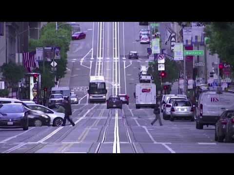 加利福尼亞州州長髮布區域封鎖計劃，因為ICU接近飽和狀態 (California governor issues regional lockdown plans as ICUs near capacity)