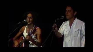 Chico Buarque e Caetano Veloso cantam Vai Levando DVD Vai Passar