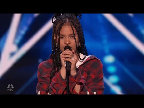 Sara James Sings Billie Eilish's \"Lovely\" and Gets the GOLDEN BUZZER From Simon Cowell