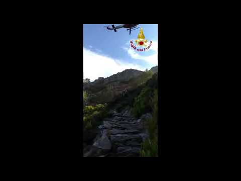 Elicottero dei vigili del fuoco soccorre turista caduta sul monte Capanne
