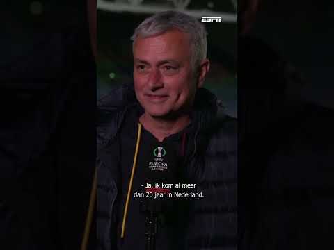 Mourinho niet te spreken over veld Vitesse: 'Ongelooflijk' 😅 | #SHORTS