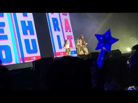 Gfriend (여자친구) Go Go Gfriend Asia Tour in Kuala Lumpur:Monday Blues (World Peace unit) live (Fancam)