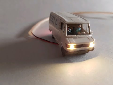 Wiking 280/04 Mercedes Benz 207D Kastenwagen Beleuchtet mit Figuren