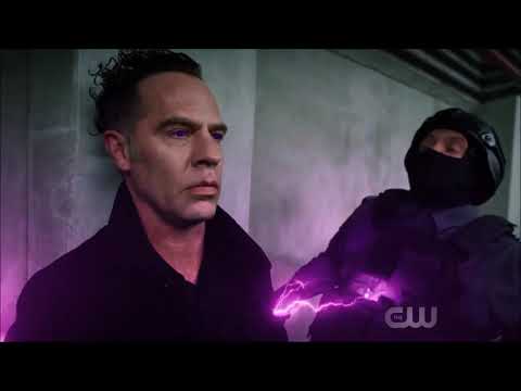 The Flash 4x22 DeVoe vs Agentes da A.R.G.U.S. - Legendado