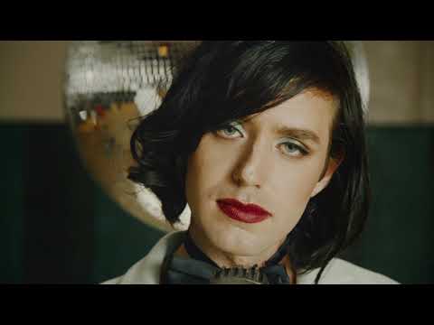 Ezra Furman - I Wanna Be Your Girlfriend (Official Video)