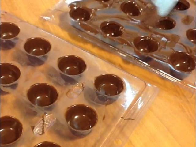 Vídeo relacionado con Regalos de la grandmama B037 4oz. Botella de bebé Chocolate Candy jabón molde con instrucciones de moldeado exclusivas