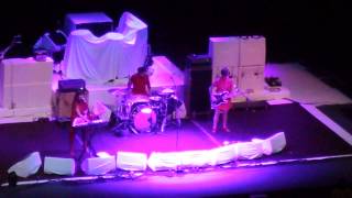 LE BUTCHERETTES-LOVE OVER LAYERS OF ROCK