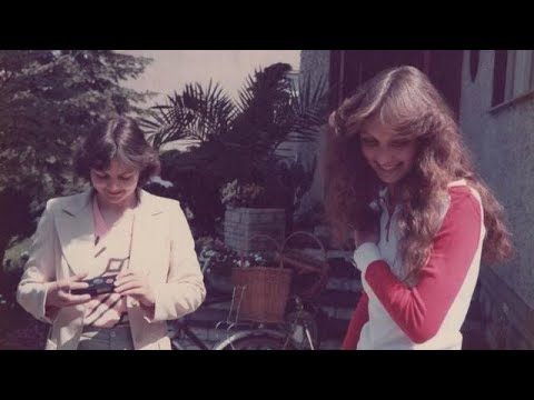 30th JULY 1974 A&H SHARE THEIR FIRST KISS