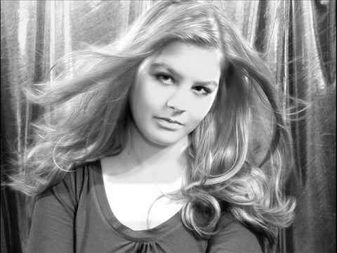 Teresa Tavares - "Russian Roulette" (Rihanna)