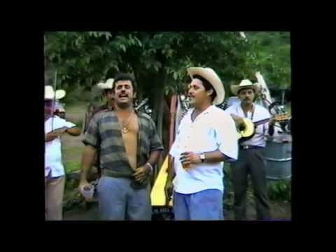 Chano Sosa y Pancho Fernandez con Los Marineros de Tepalcatepéc, Que Chulos Ojos (1990)