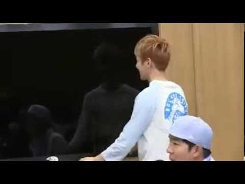 130808 Baekhyun dance Switch light dance in Boom's YS