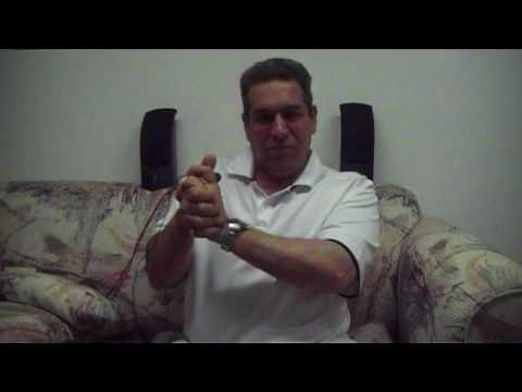 manualist plays henry mancini - baby elephant walk - on his hands