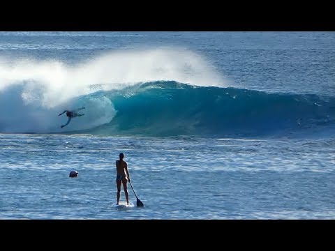 Surf πλάνα με ωραία κύματα στο Hideaways